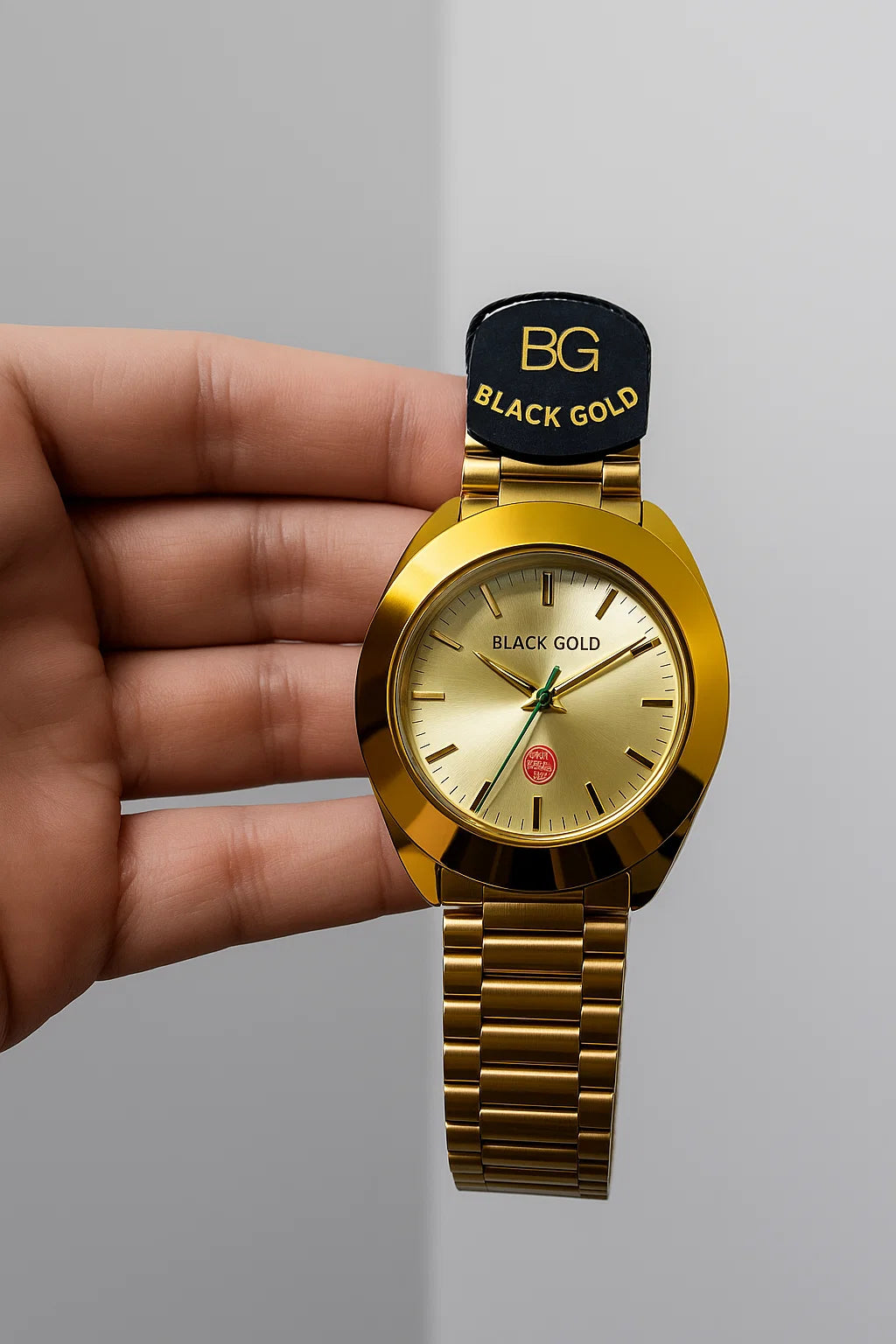 Black & Gold Men’s Luxury Watch – Bold Design | Premium Timepiece