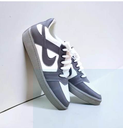 Premium Street-Style Sneakers - Modern Design Athletic Shoes